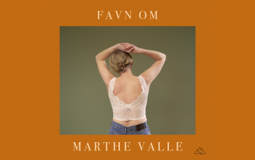 Marthe Valle slipper 'Favn Om'